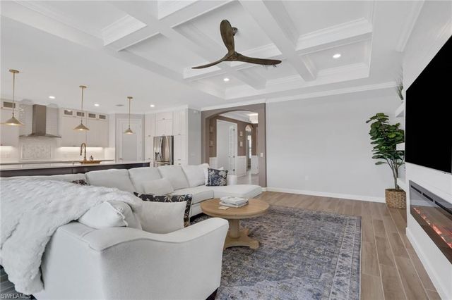 1788 Hagen CT, Naples, FL 34120