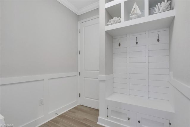 1788 Hagen CT, Naples, FL 34120