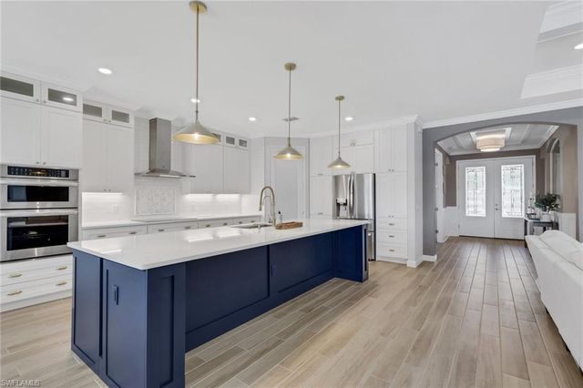 1788 Hagen CT, Naples, FL 34120