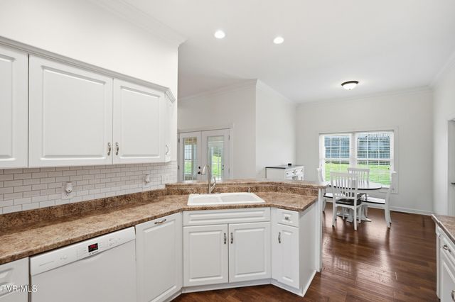 121 Violet Lane, Bluff City, TN 37618