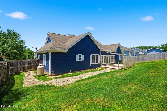 121 Violet Lane, Bluff City, TN 37618