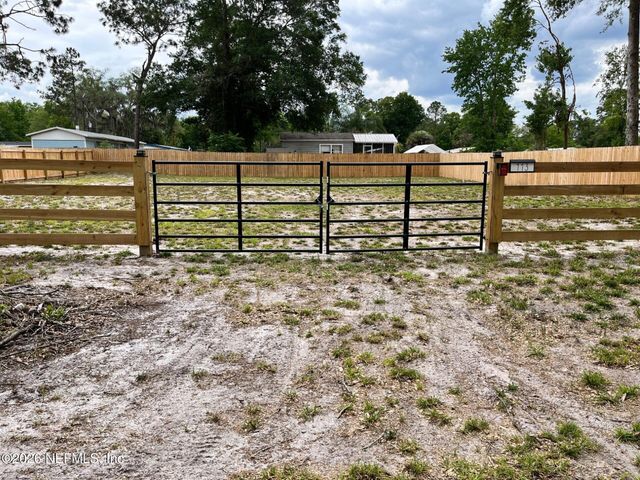 111 & 113 WATEROAK Road, Satsuma, FL 32189