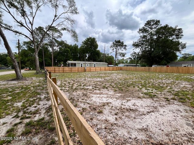 111 & 113 WATEROAK Road, Satsuma, FL 32189
