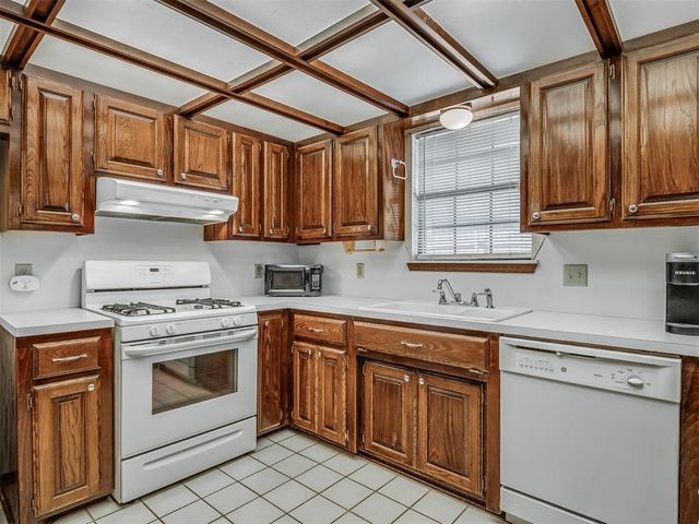 13000 Willowcrest Lane, Oklahoma City, OK 73170