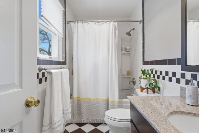 13 Stockton St, Metuchen Boro, NJ 08840