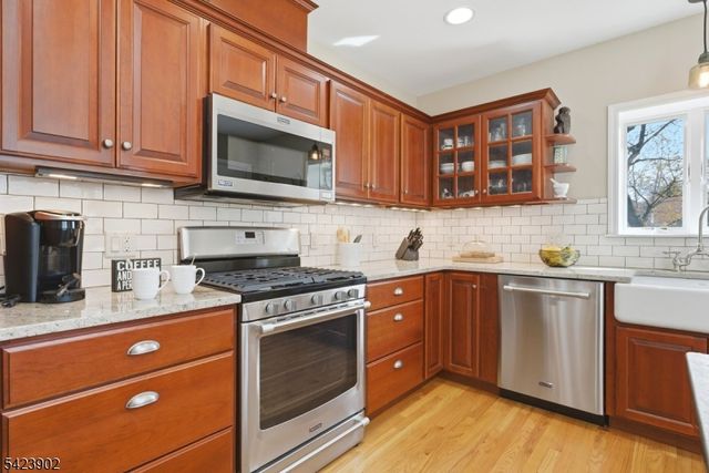 13 Stockton St, Metuchen Boro, NJ 08840