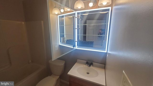 1292-F5 OX RD, Woodstock, VA 22664