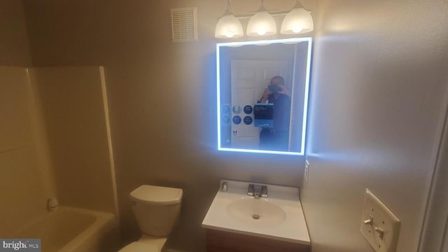 1292-F5 OX RD, Woodstock, VA 22664