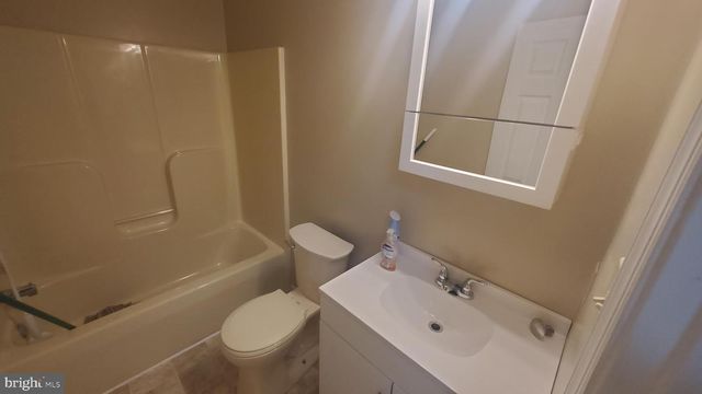 1292-F5 OX RD, Woodstock, VA 22664