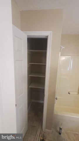 1292-F5 OX RD, Woodstock, VA 22664