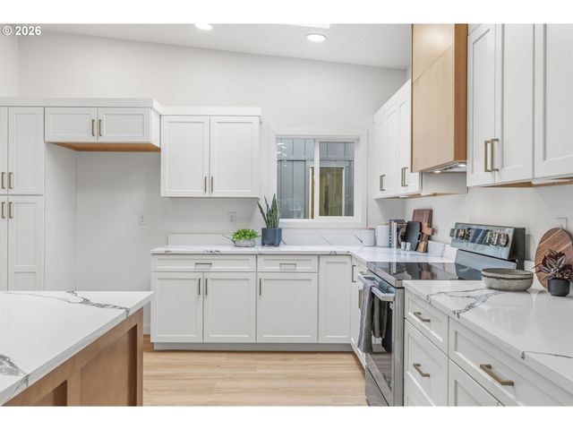 1745 23RD Ave, Longview, WA 98632