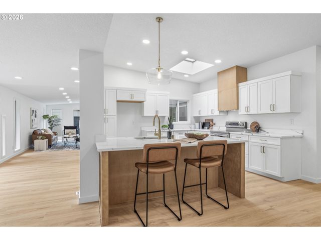 1745 23RD Ave, Longview, WA 98632