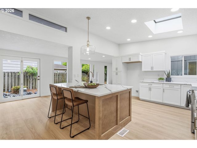 1745 23RD Ave, Longview, WA 98632