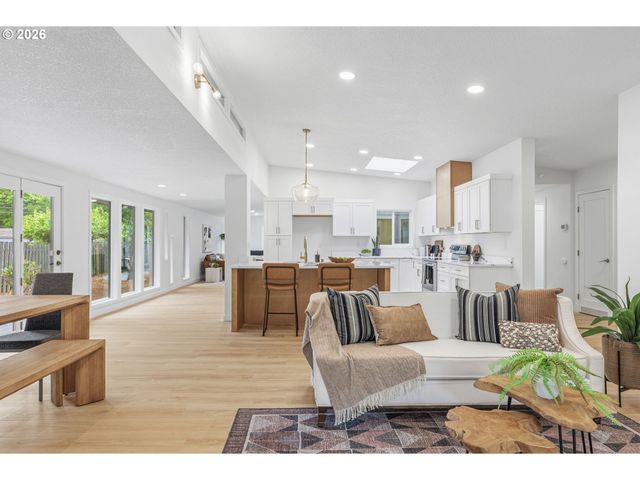 1745 23RD Ave, Longview, WA 98632