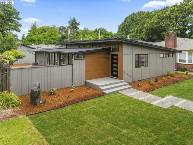 1745 23RD Ave, Longview, WA 98632