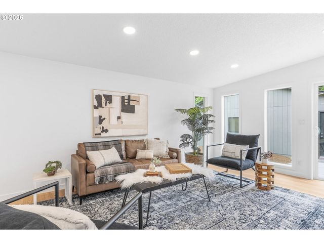 1745 23RD Ave, Longview, WA 98632
