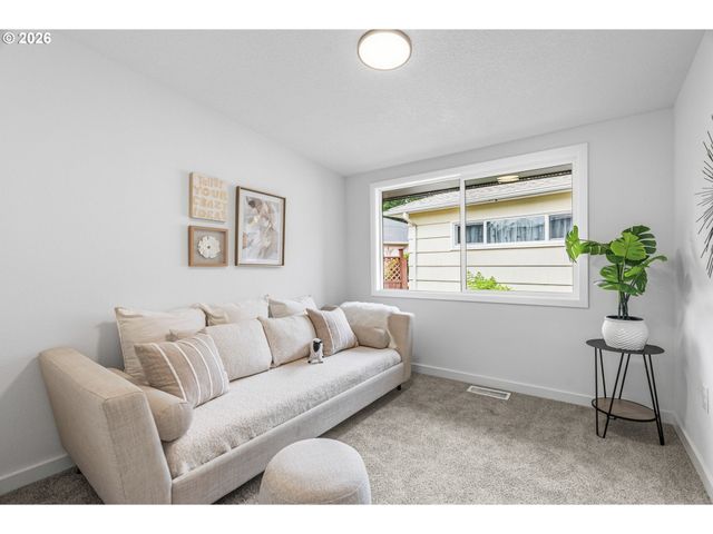 1745 23RD Ave, Longview, WA 98632