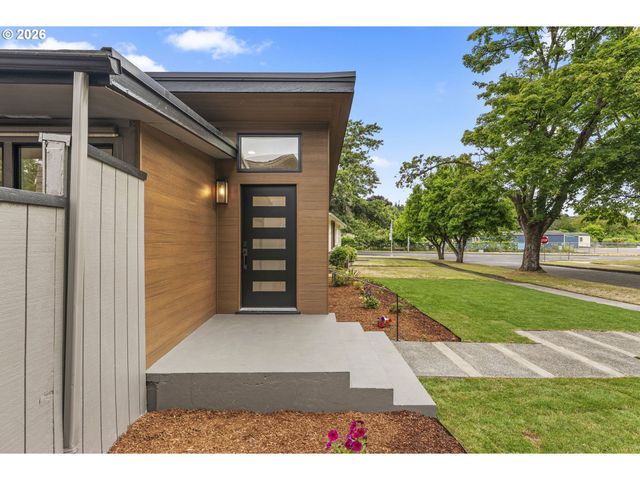 1745 23RD Ave, Longview, WA 98632