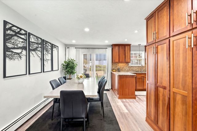 945 Riverside Dr 4C, Methuen, MA 01844