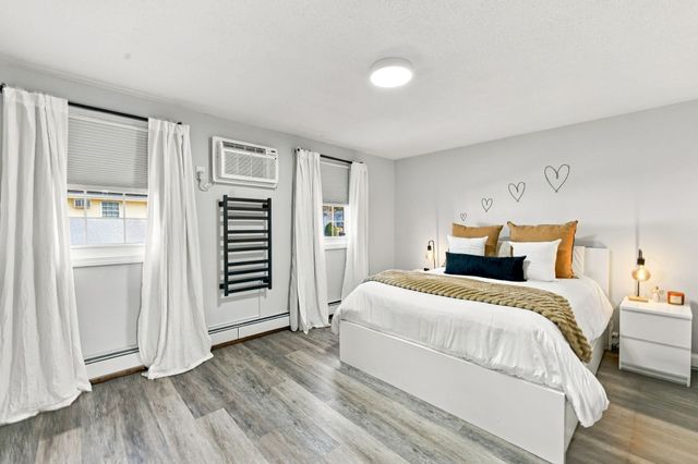 945 Riverside Dr 4C, Methuen, MA 01844