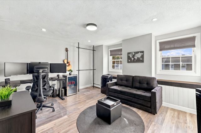 945 Riverside Dr 4C, Methuen, MA 01844