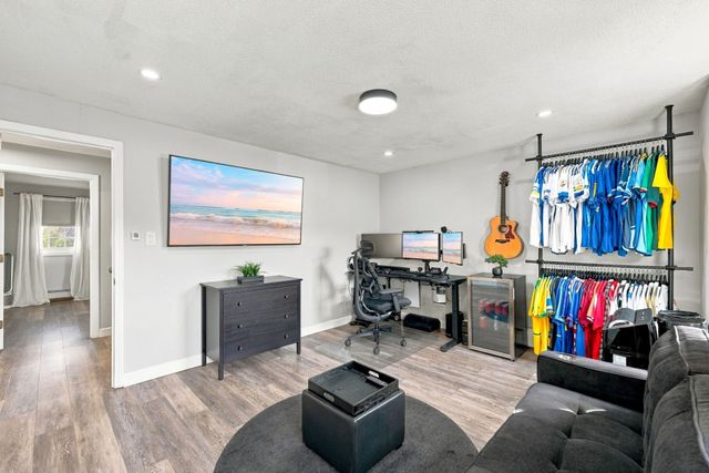 945 Riverside Dr 4C, Methuen, MA 01844