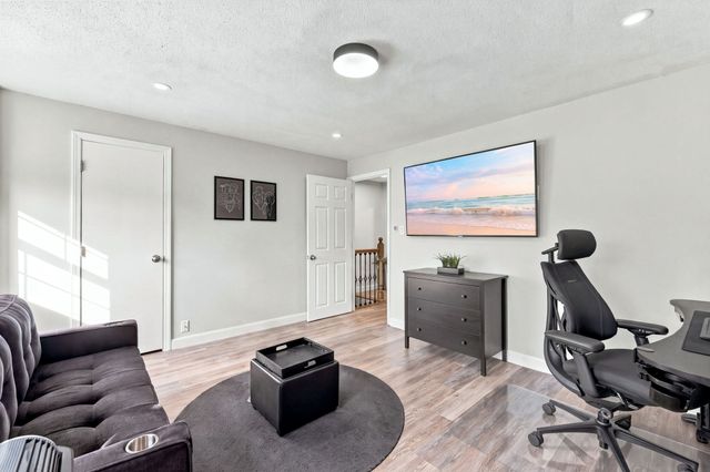945 Riverside Dr 4C, Methuen, MA 01844
