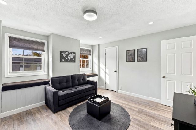 945 Riverside Dr 4C, Methuen, MA 01844