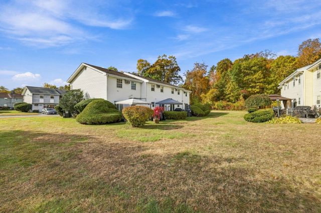 945 Riverside Dr 4C, Methuen, MA 01844