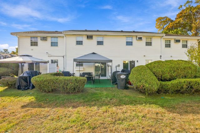 945 Riverside Dr 4C, Methuen, MA 01844
