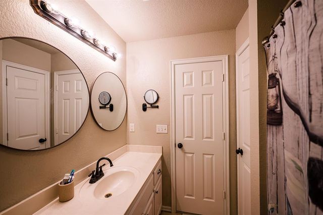 410 W Van Buren Street, Purcell, OK 73080