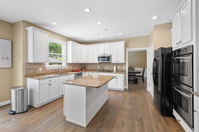 122 Brookbank Hill Place, Cary, NC 27519