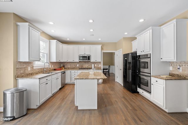 122 Brookbank Hill Place, Cary, NC 27519