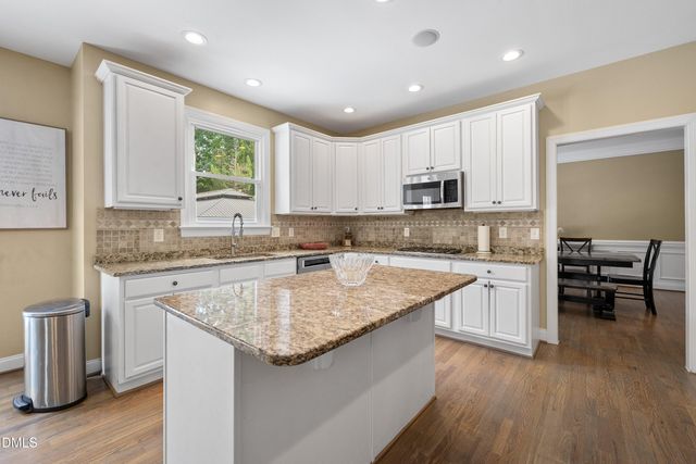 122 Brookbank Hill Place, Cary, NC 27519