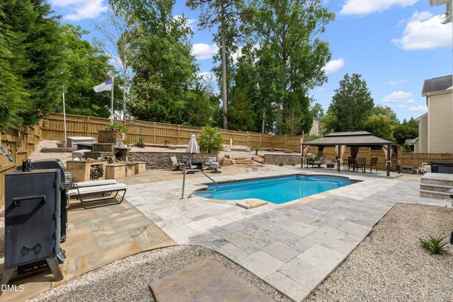 122 Brookbank Hill Place, Cary, NC 27519