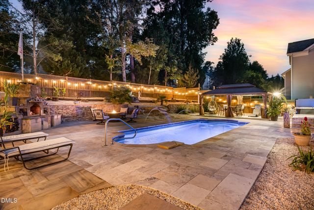 122 Brookbank Hill Place, Cary, NC 27519