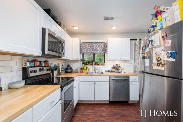 2561-2563 Burton Street SE, Grand Rapids, MI 49546