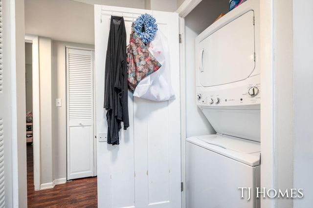 2561-2563 Burton Street SE, Grand Rapids, MI 49546
