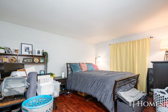 2561-2563 Burton Street SE, Grand Rapids, MI 49546