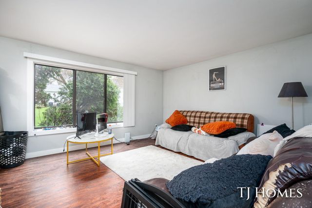 2561-2563 Burton Street SE, Grand Rapids, MI 49546