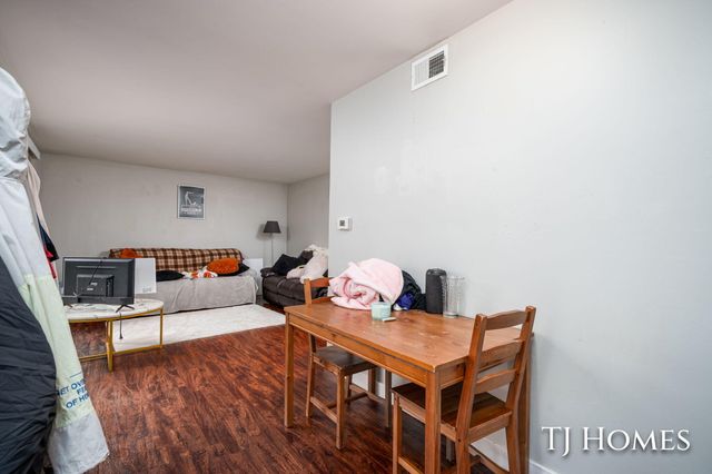 2561-2563 Burton Street SE, Grand Rapids, MI 49546
