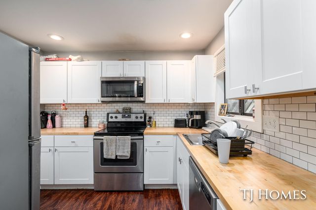 2561-2563 Burton Street SE, Grand Rapids, MI 49546