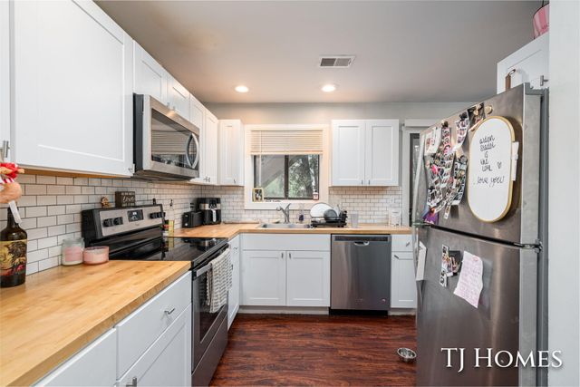 2561-2563 Burton Street SE, Grand Rapids, MI 49546