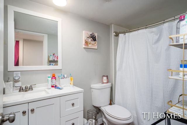 2561-2563 Burton Street SE, Grand Rapids, MI 49546