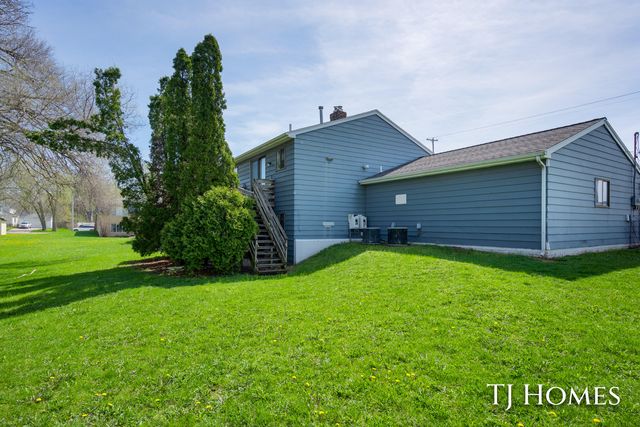 2561-2563 Burton Street SE, Grand Rapids, MI 49546