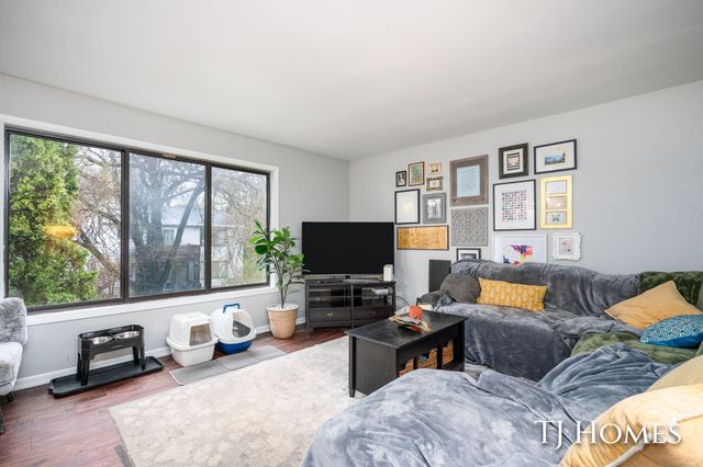 2561-2563 Burton Street SE, Grand Rapids, MI 49546