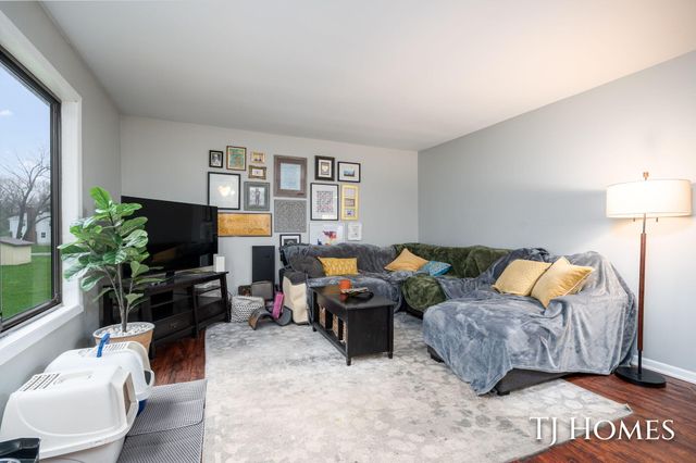 2561-2563 Burton Street SE, Grand Rapids, MI 49546