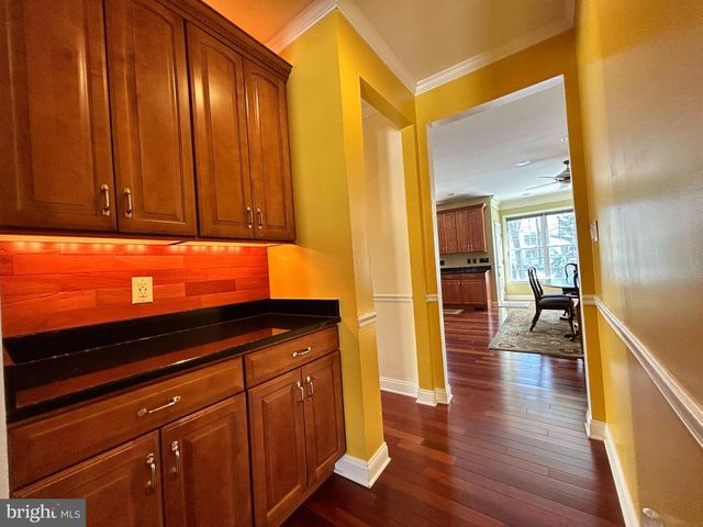 18 FOXCROFT WAY, Mount Laurel, NJ 08054