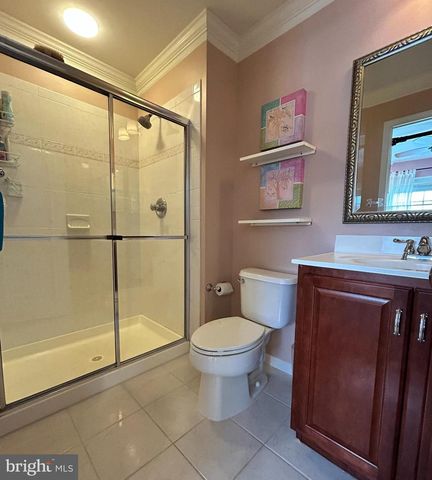 18 FOXCROFT WAY, Mount Laurel, NJ 08054