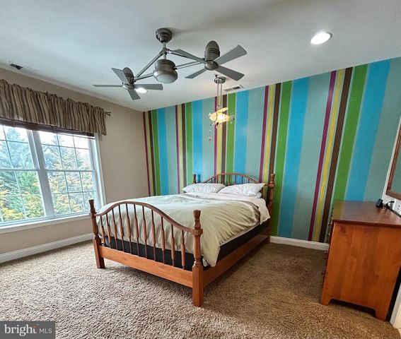 18 FOXCROFT WAY, Mount Laurel, NJ 08054